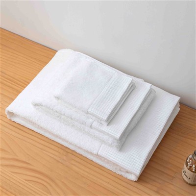 Sut i bennu ansawdd y gwesty pedwar tywelion?